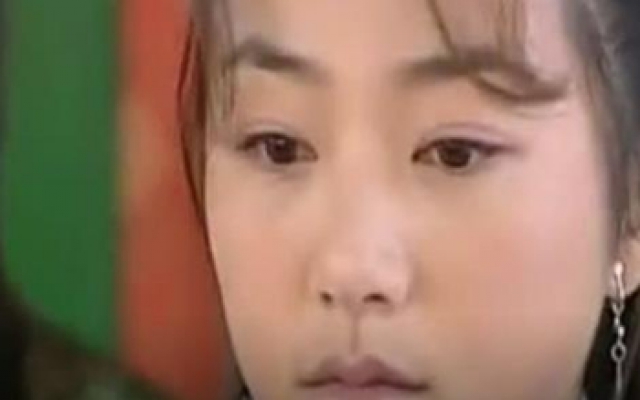 江山美人：韩雪不愿被皇上看中，装神情呆滞，不料走路的姿势被看中