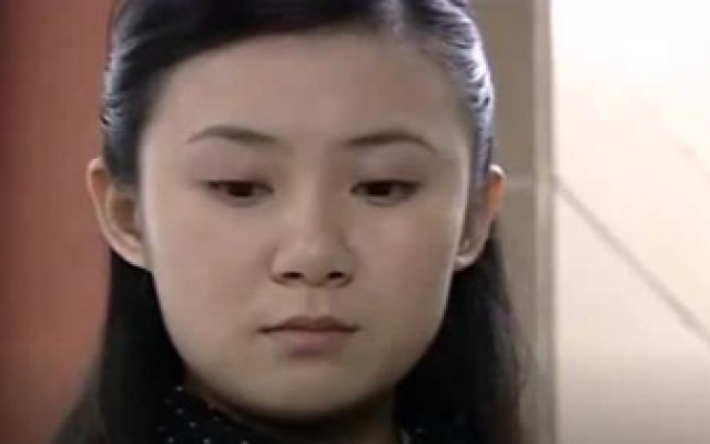 老板陪客户应酬喝得大醉，结果吐个不停，让妻子看着就来气 
