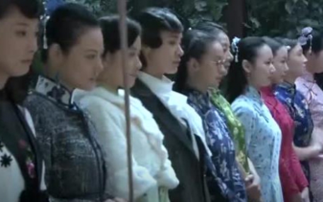 代号十三钗：头牌居然是特工？这态度活该被打，这穿旗袍动作不优雅