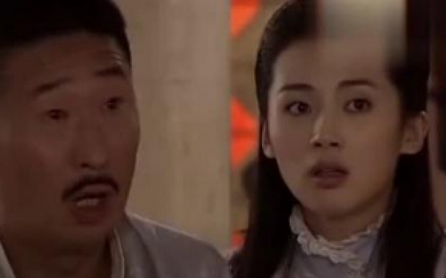 少爷被未婚妻打了，带着兵上女孩家悔婚，她爹愁坏了女孩却如意了