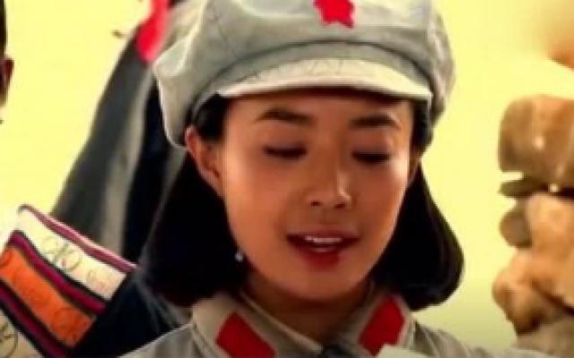 牦牛岁月：红军女战士孤身来见藏族土司，一身英气，令人敬佩！