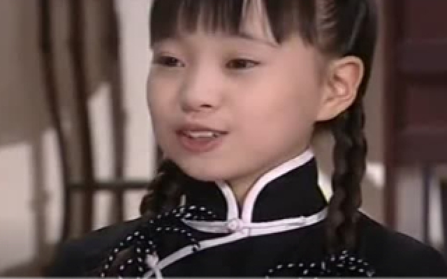 烽火孤儿：小女孩要把爸爸的骨灰带回韩国，好可爱的小宝贝