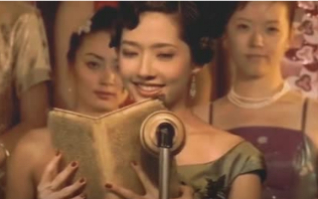 《金色年华》：十三年前，郭碧婷主持晚会，真的是颜值巅峰时期！