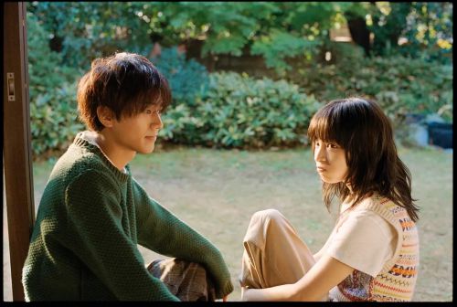 黄昏时分、牵着手 夕暮れに、手をつなぐ