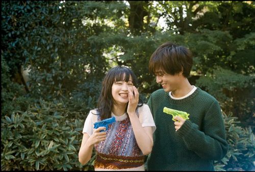 黄昏时分、牵着手 夕暮れに、手をつなぐ