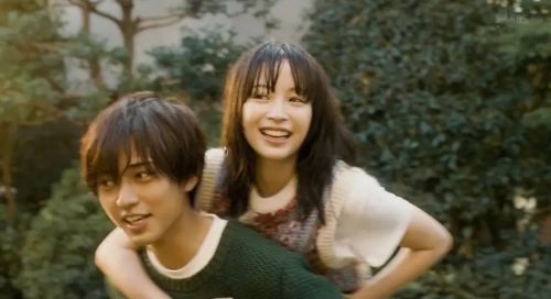黄昏时分、牵着手 夕暮れに、手をつなぐ