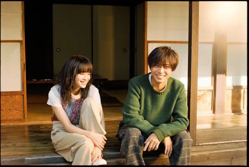 黄昏时分、牵着手 夕暮れに、手をつなぐ