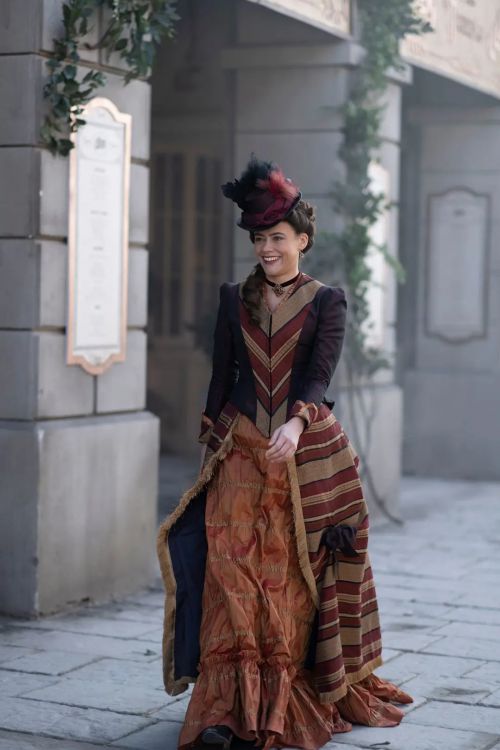 斯嘉丽小姐和公爵 第三季