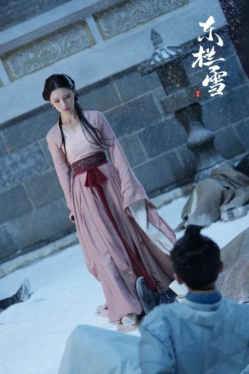东栏雪