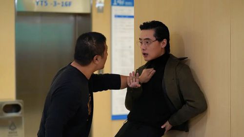 逃离那间房