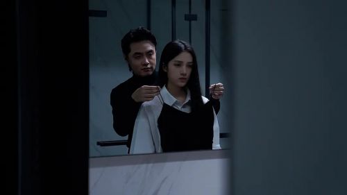 逃离那间房