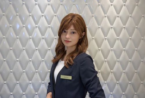 爬墙新娘年十八。 18歳、新妻、不倫します。