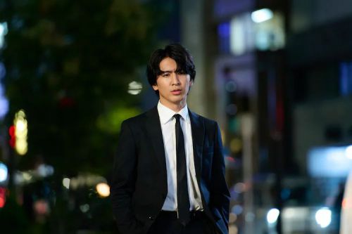 爬墙新娘年十八。 18歳、新妻、不倫します。