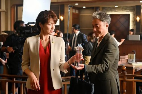 我家的律师很麻烦 うちの弁護士は手がかかる
